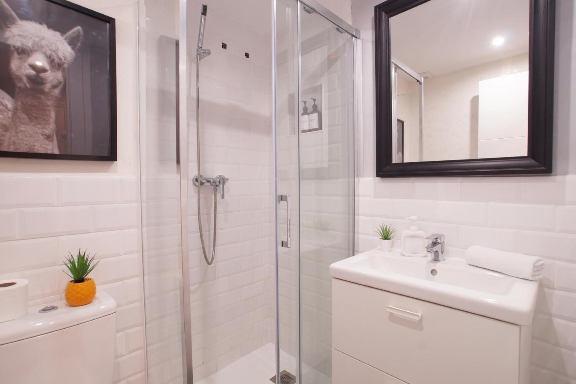 Budget 14 Apartment *